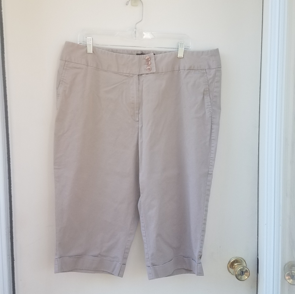 Jennifer & Grace 20w tan capris